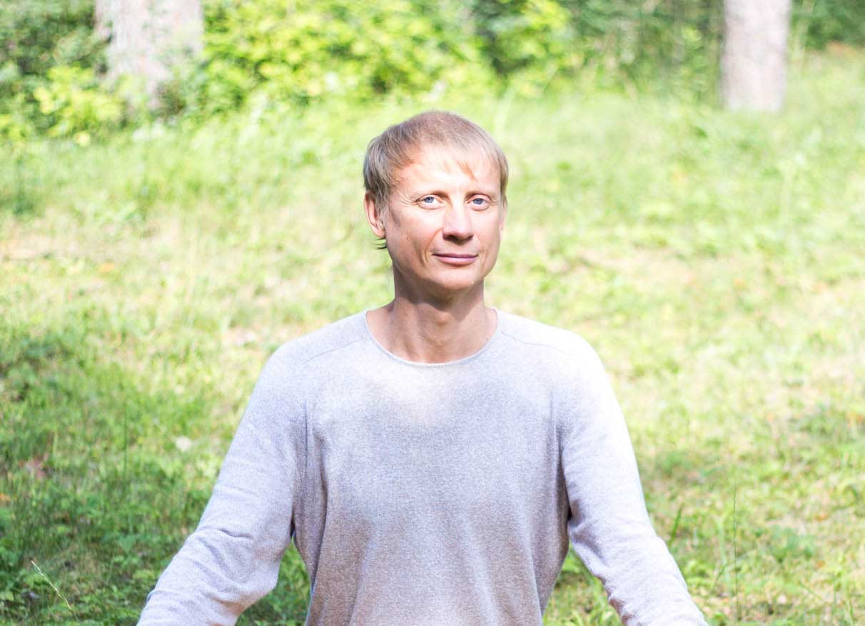 Перестал бороться со своими мыслями и желаниями.